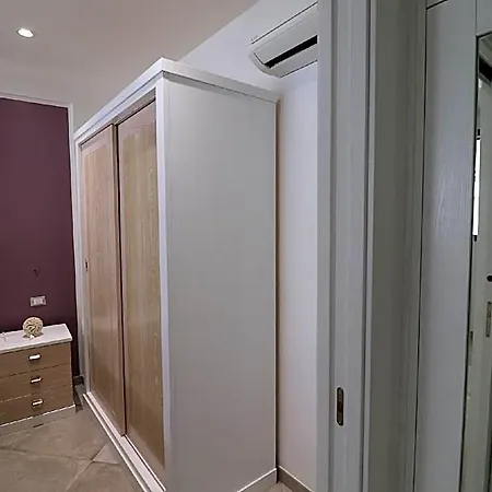 Отель Modern Casa Giuditta Deluxe A Wi-fi Balcony 3*