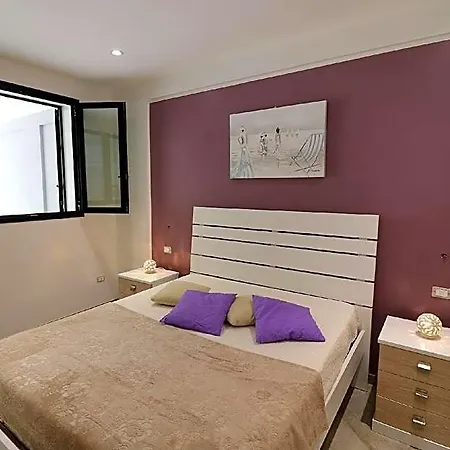 Отель Modern Casa Giuditta Deluxe A Wi-fi Balcony 3*